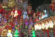 Brooklyn Dyker Heights Christmas Lights Walking Tour thumbnail 1