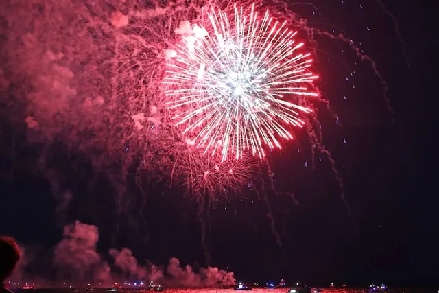 Fort Lauderdale Fireworks Cruise on the Sea Rocket 2 hr - Image 2