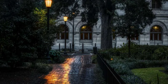 Savannah Historical Ghost Walking Tour - Image 4