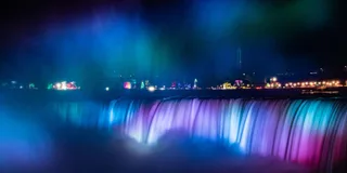 Niagara Falls Nightlight Experience with Fireworks
