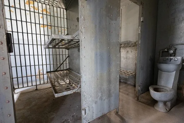 Phoenix Haunted Jail Ghost Tour 60 Min - Image 1