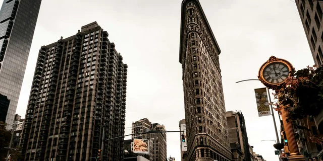 New York City Guided Bus Tour - Image 4