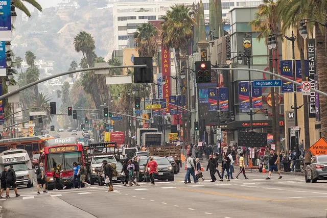 Los Angeles Hollywood Open Bus Tour 2 hr - Image 5