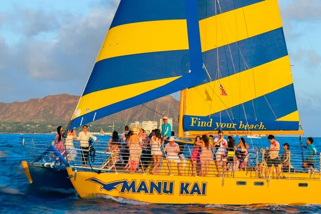 Honolulu Sunset Sail Charter 90 Min - Image 3