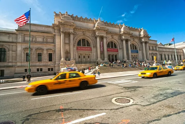 New York City Met Cloisters & Fifth Avenue Tour by Car - Image 4