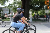 New York City E-Bike Rental for Central Park thumbnail 2