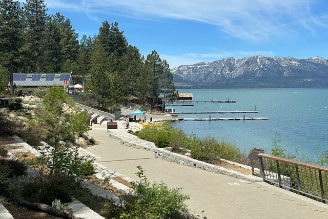 South Lake Tahoe Stand Up Paddleboard Lesson - Image 6