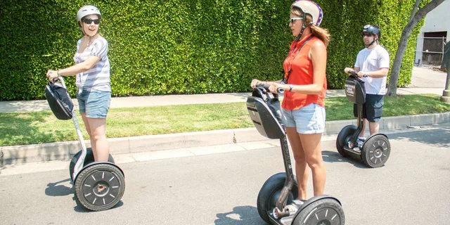 Beverly Hills E-Bike and Segway Tour - Image 4