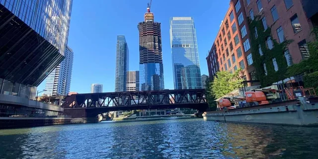 Chicago History and Architecture Kayak Tour - Image 4