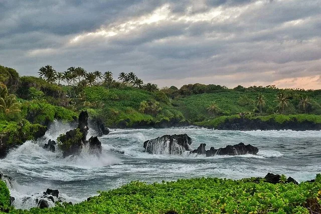 Maui Hana Private SUV Tour - Image 2