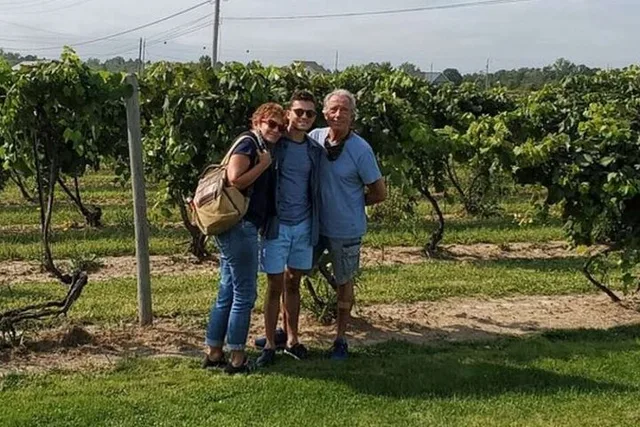 Niagara Wine Tour and Tasting - Image 1