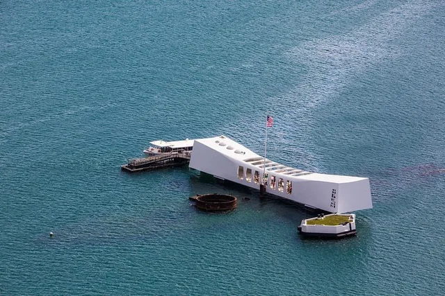 Honolulu WWII and Historic Tour with Lunch - Image 3