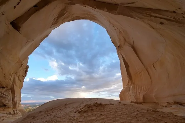 Peekaboo and Great Chamber Hike in Kanab - Image 5