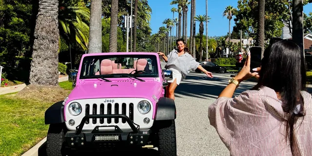 Beverly Hills Open Jeep Tour - Image 1