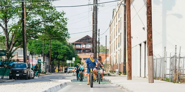 San Antonio E-Bike Mural Tour - Image 6