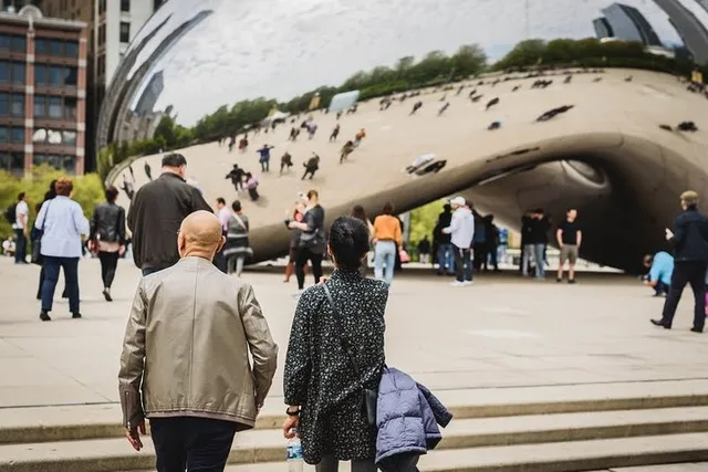 Chicago Walking Tour of Artsy Cultural Landmarks - Image 6