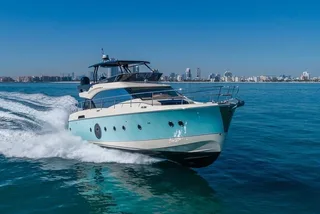 Miami Beach Yacht Tour with Captain Beneteau MC6 Fly