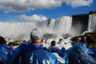 Niagara Falls Guided Tour with Dinner and Fireworks thumbnail 2
