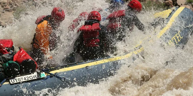 Moab Cataract Canyon Whitewater Rafting Adventure - Image 2