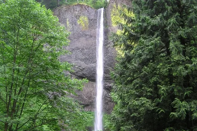 Portland Columbia River Gorge Tour - Image 3