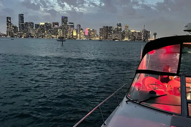 Miami Yacht Cruise - Image 5