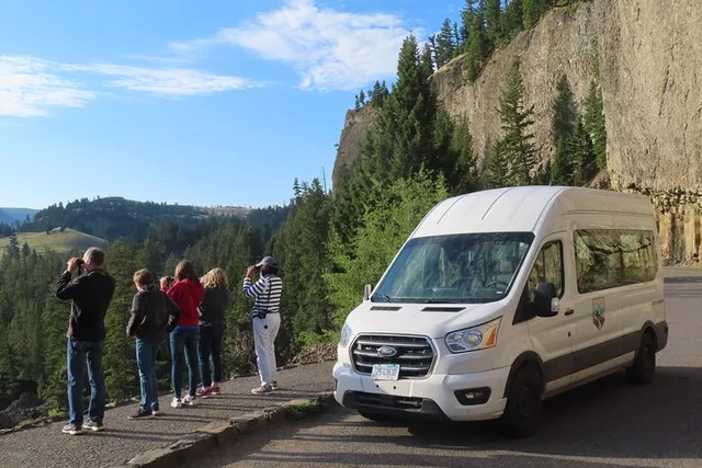 West Yellowstone Wildlife Viewing Tour with Lunch - Image 5