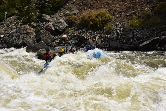Gore Canyon White-Water Rafting - Image 4