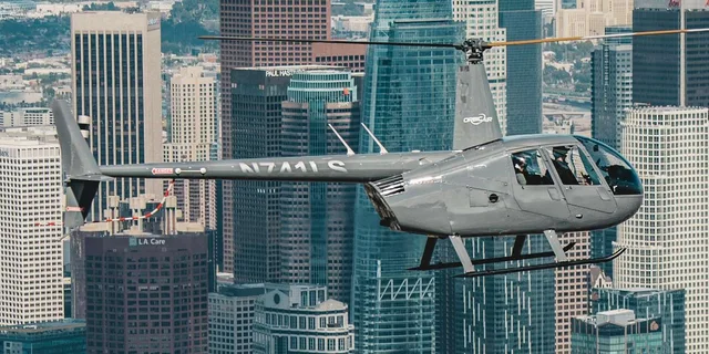 Los Angeles Helicopter Tour Over Hollywood & Downtown - Image 4