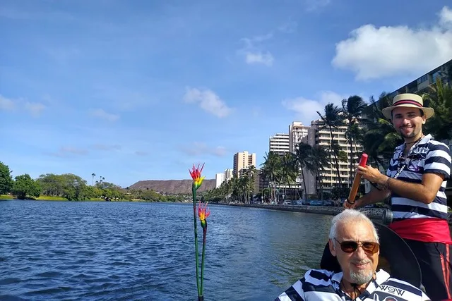 Waikiki Gondola Cruise with Lei and Pastries - Image 6