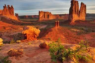 Moab Arches National Park Sunset Van Tour thumbnail 6