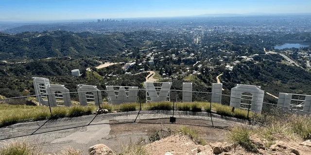 Los Angeles Hollywood Sign Hiking Tour with French Guide 3 hr - Image 4