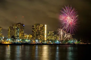Waikiki Fireworks Cruise with E Sea Diver 2 hr
