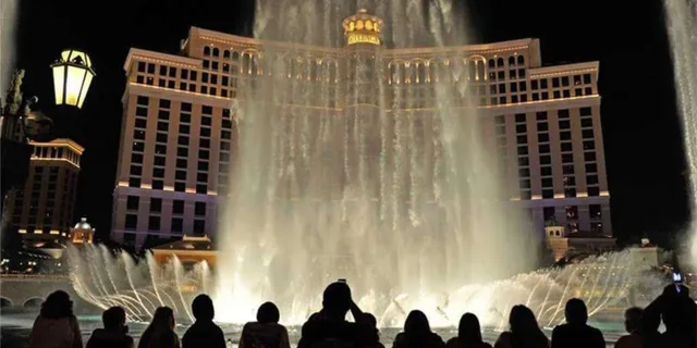 Las Vegas Night Tour of 7 Wonders - Image 1