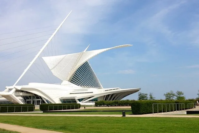 Milwaukee Scavenger Hunt: A Splash of Color - Image 1