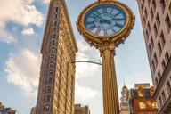 New York City Hop-On Hop-Off Sightseeing Tour thumbnail 6