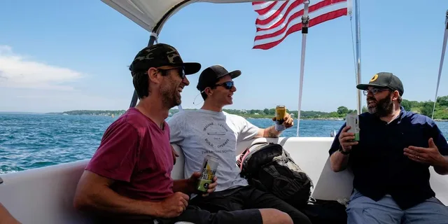 Portland Maine Lighthouses Sightseeing Cruise 1.5 hr - Image 1