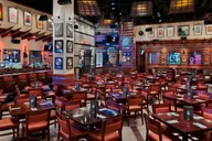 Hollywood Hard Rock Cafe Dining Experience thumbnail 3