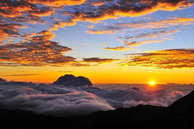 Maui Haleakala Sunrise Tour - Image 1