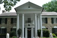 Nashville to Memphis Day Trip with Graceland and Sun Studio thumbnail 2