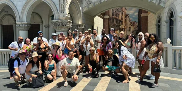 Las Vegas Pool Party Tour - Image 1