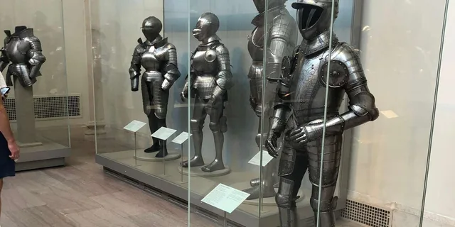 New York Metropolitan Museum of Art Tour - Image 3