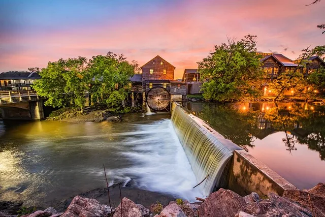Nashville Dollywood Tour Full-Day Adventure - Image 2
