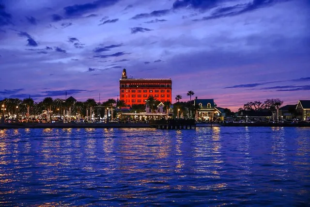 St Augustine Nights of Lights Sailboat Tour - Image 4
