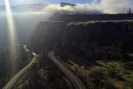 Hood River Valley Tour: Timberline, Orchards & Waterfalls thumbnail 3
