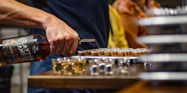 Nashville Whiskey Tasting Golf Cart Tour - Image 4