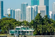 Miami Boat Tour: Mansions & Skyline thumbnail 6