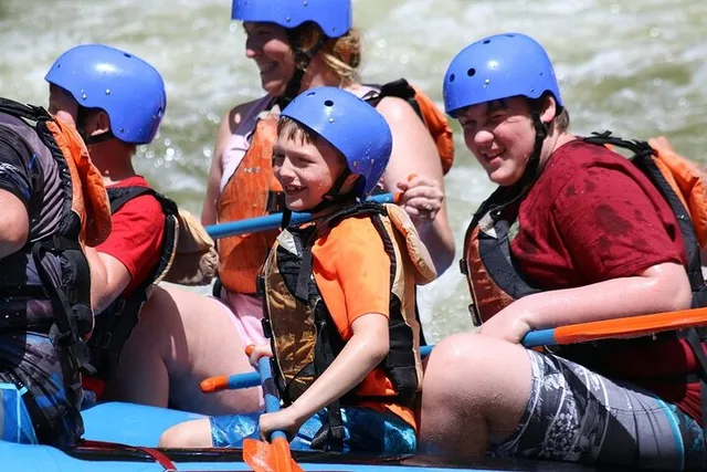 Hartford Family Float Trip on the Lower Pigeon River - Image 5