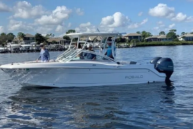 Milwaukee Powerboat Rental on Lake Michigan - Image 4