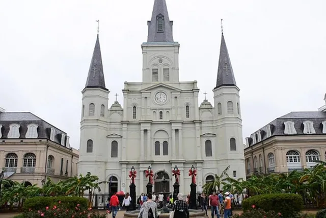 New Orleans Voodoo & Cemetery Tour 2 hr - Image 5