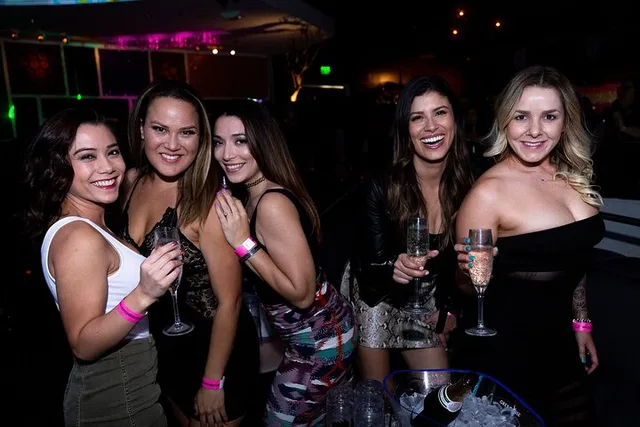 San Diego Club Tour - Image 4